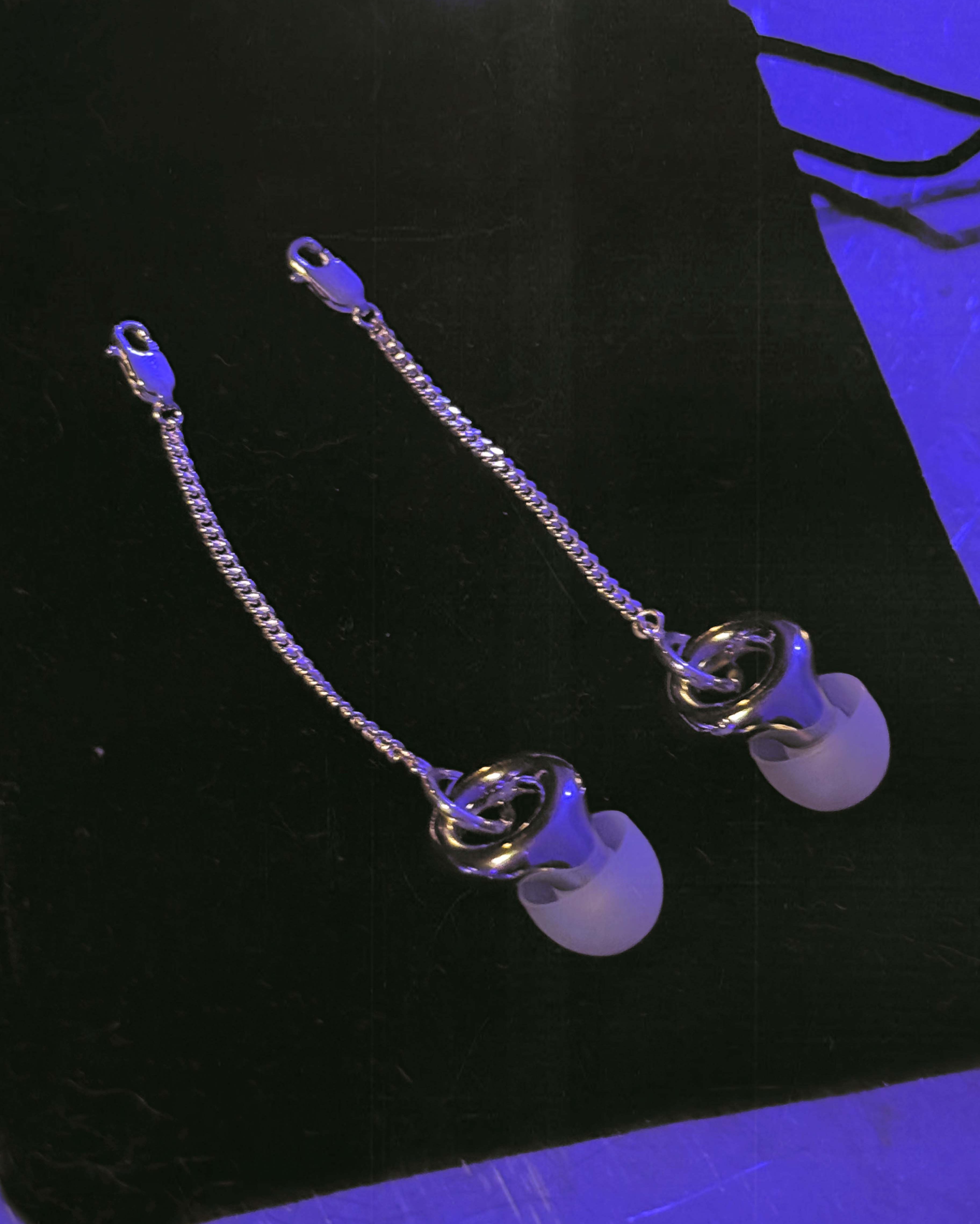 earplug chain attachment